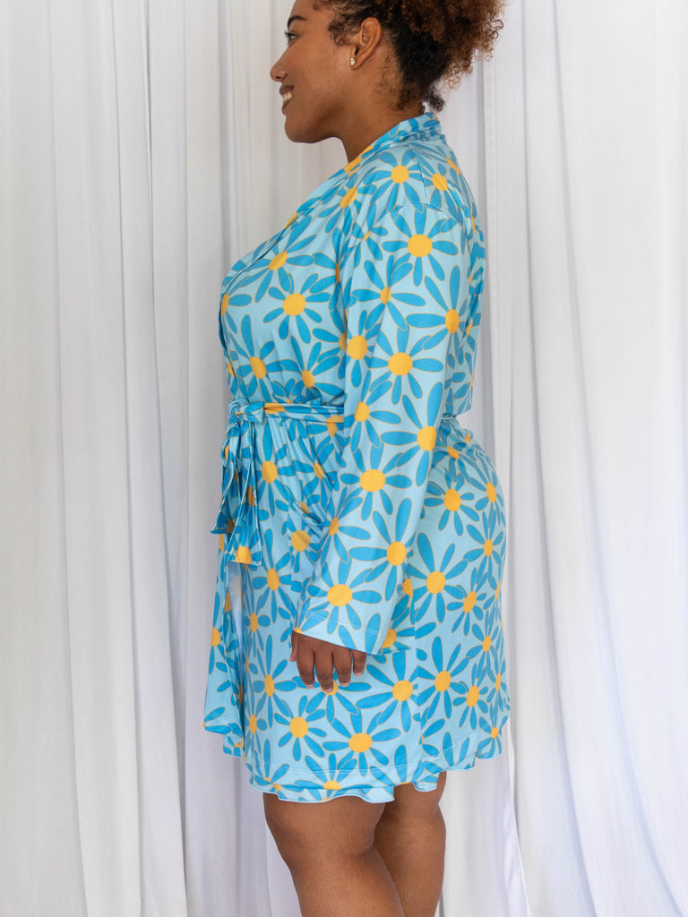 Cooling Robe Slinky Cooling Blue Daisy Bathrobe Women's Knee Length Robe at Colada ...